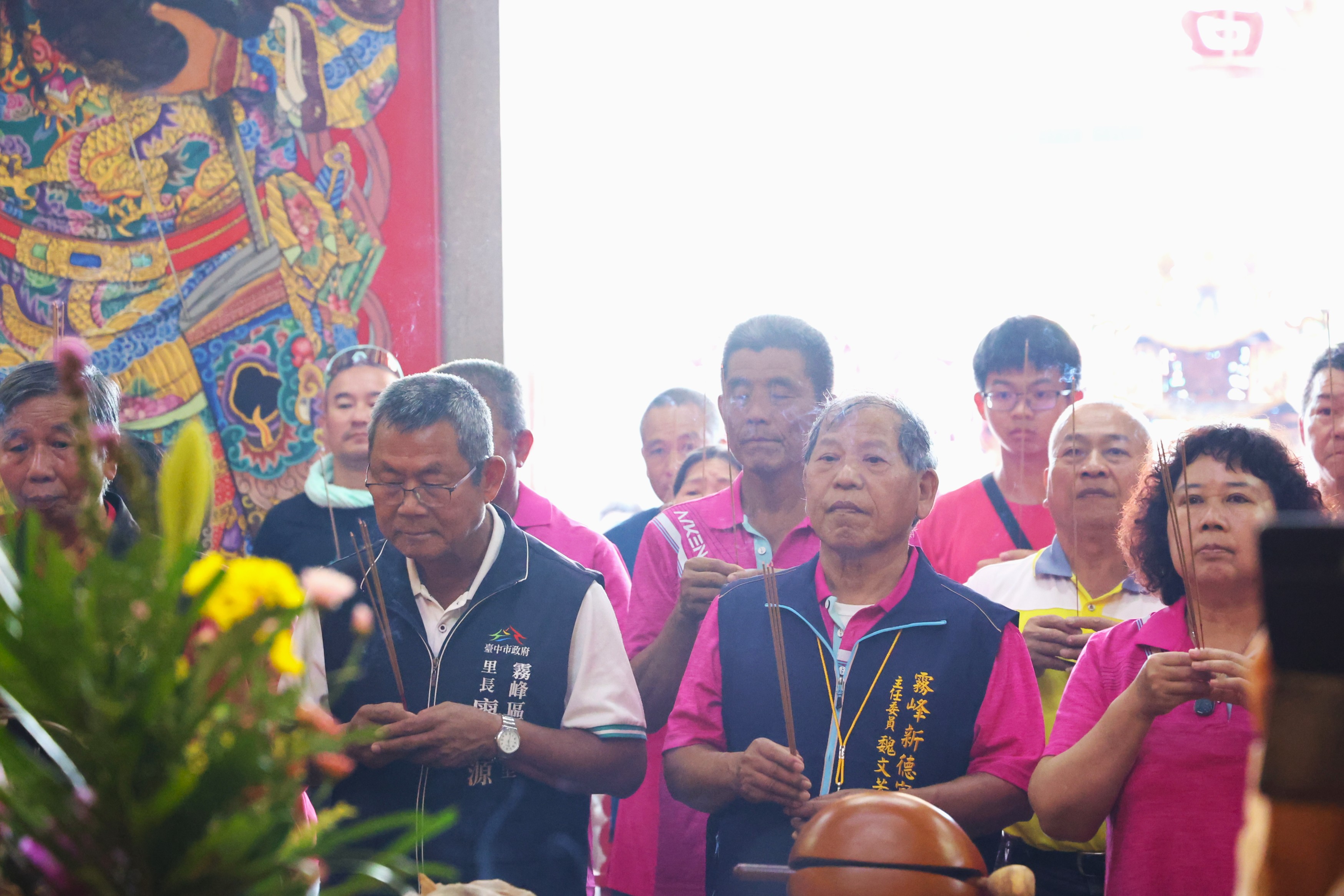 圖 新德宮主委率領地方仕紳繞境 記者王偉翻攝